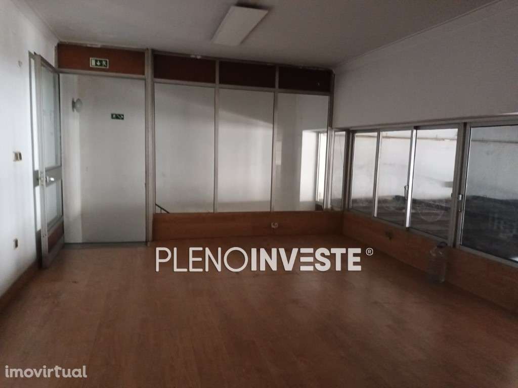 Armazém para venda ou arrendamento na Cruz de Pau - Grande imagem: 5/20