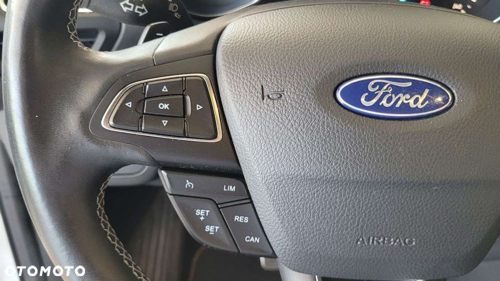 Ford Kuga - 28