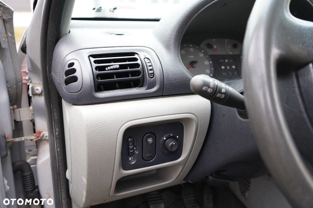 Renault Thalia 1.4 16V Expression - 12