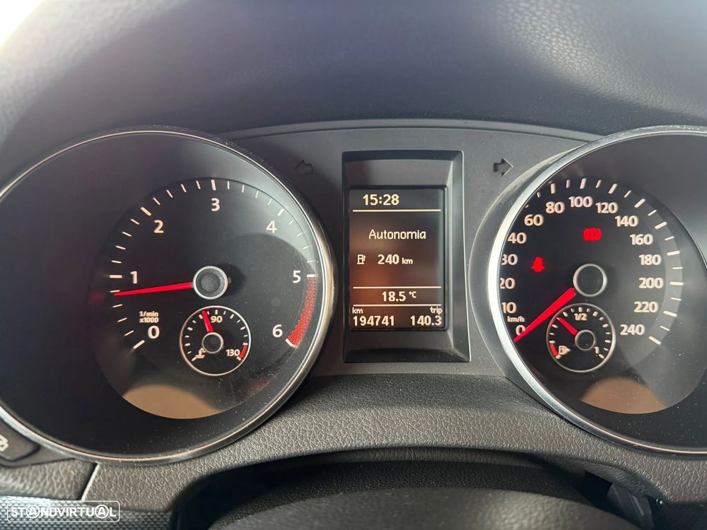VW Golf 2.0 TDi Confortline - 16