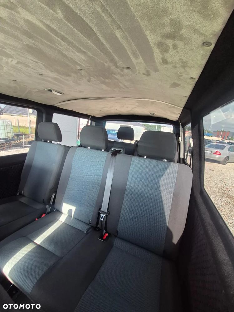 Volkswagen Caravelle - 23
