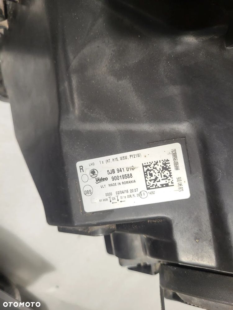 Skoda Rapid LIFT KOMPLET LAMP ZWYKŁYCH 5JB941015/5JB941016 - 7