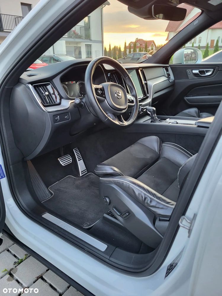 Volvo XC 60 T5 R-Design - 8
