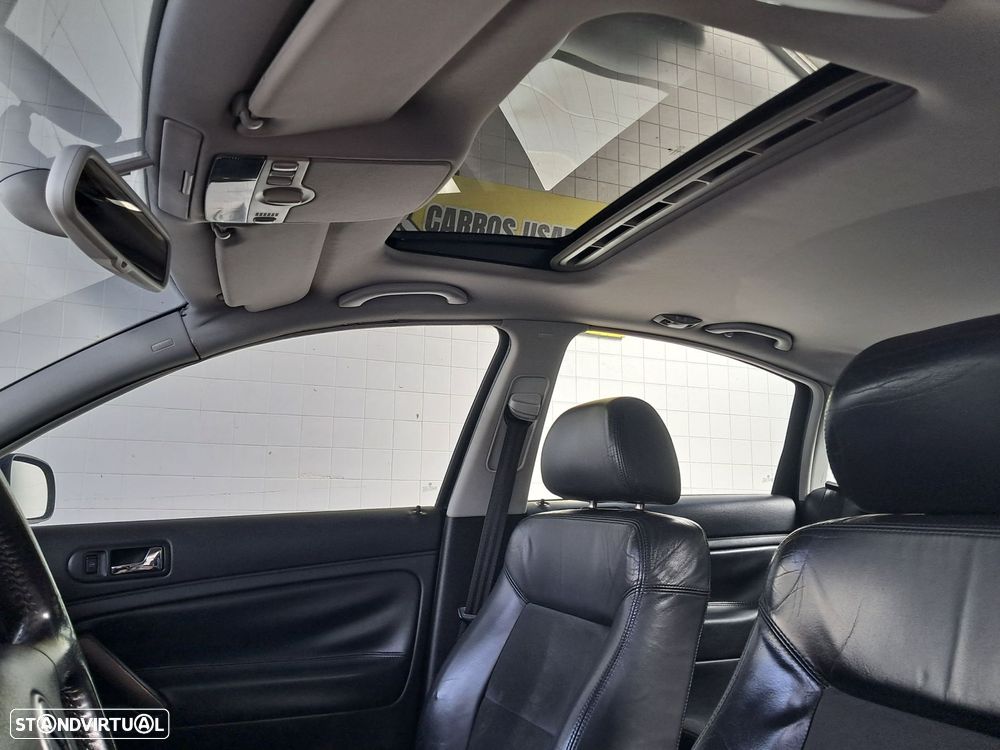 VW Passat 1.9 TDi Highline - 8