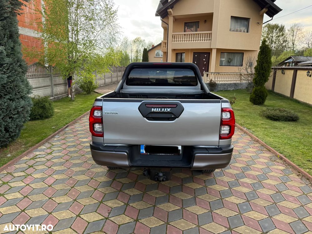 Toyota Hilux 2.8D 204CP 4x4 Double Cab AT Invincible - 3