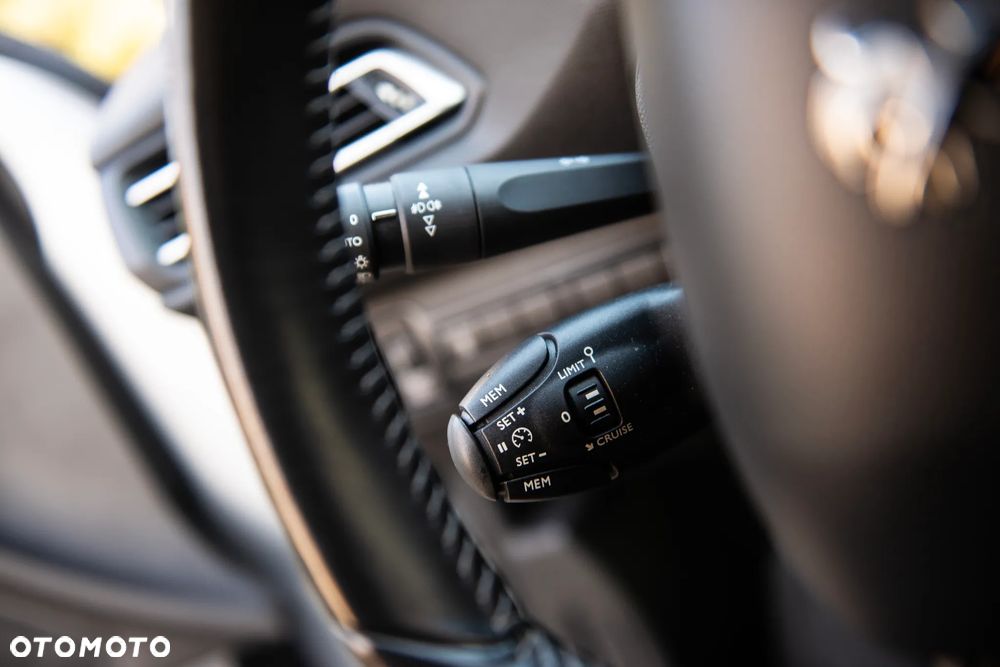 Peugeot 308 1.2 PureTech Access EU6 - 35
