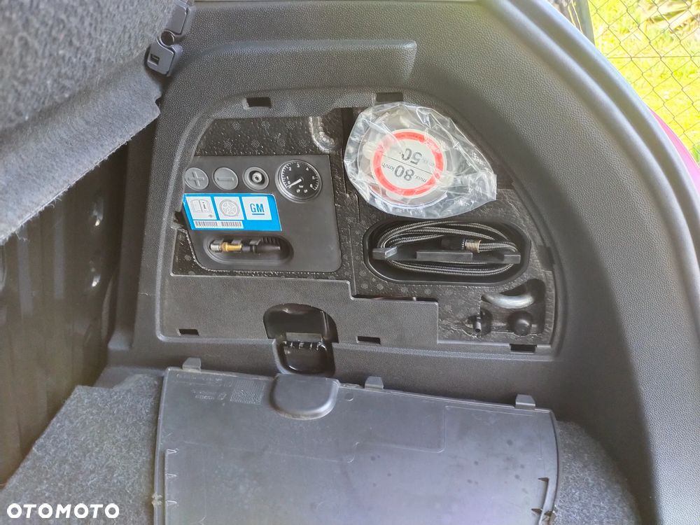 Opel Corsa 1.4 16V Color Edition - 10