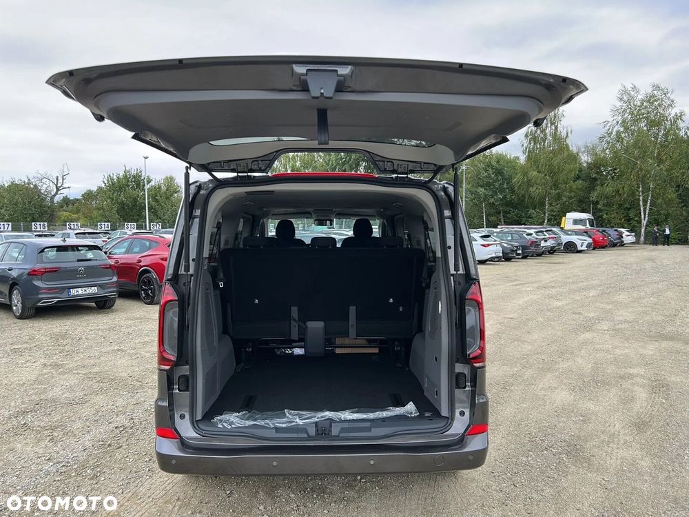 Volkswagen Caravelle - 11
