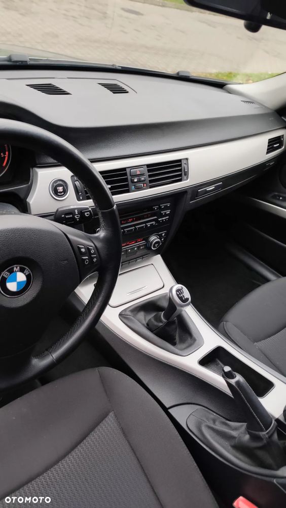 BMW Seria 3 318d DPF Edition Sport - 10