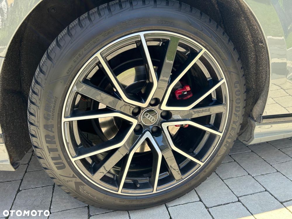 Audi A8 - 8