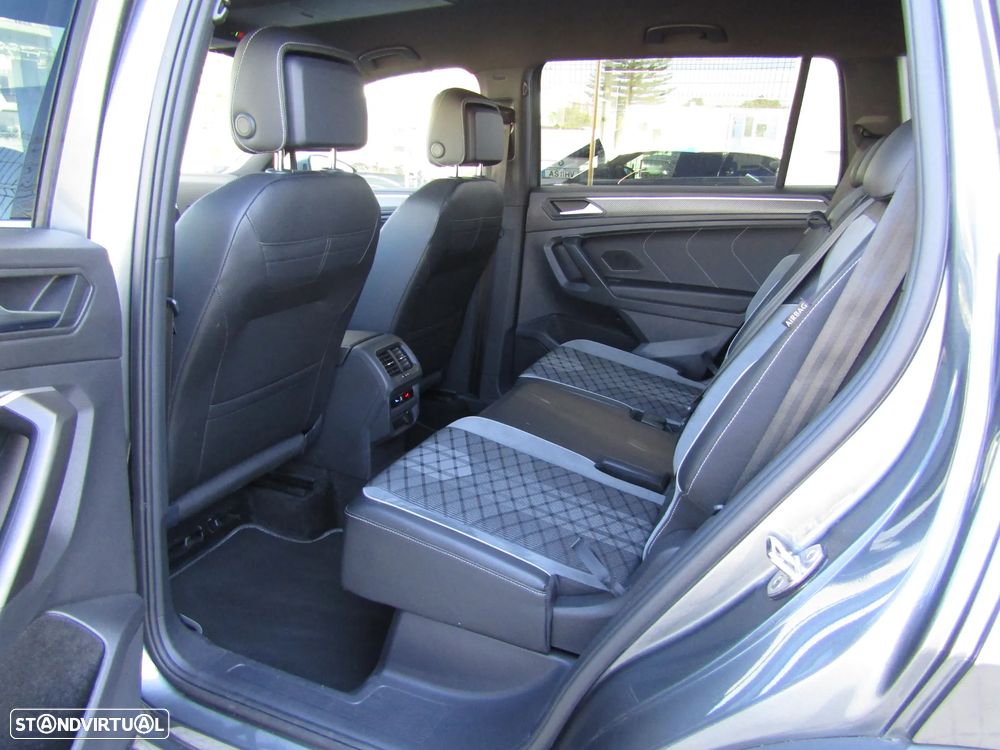 VW Tiguan Allspace 2.0 TDI R-Line DSG - 31