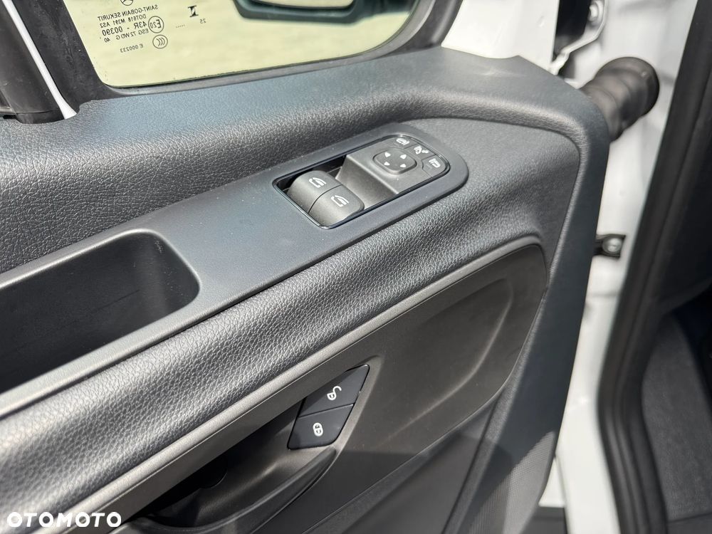 Mercedes-Benz Sprinter - 11