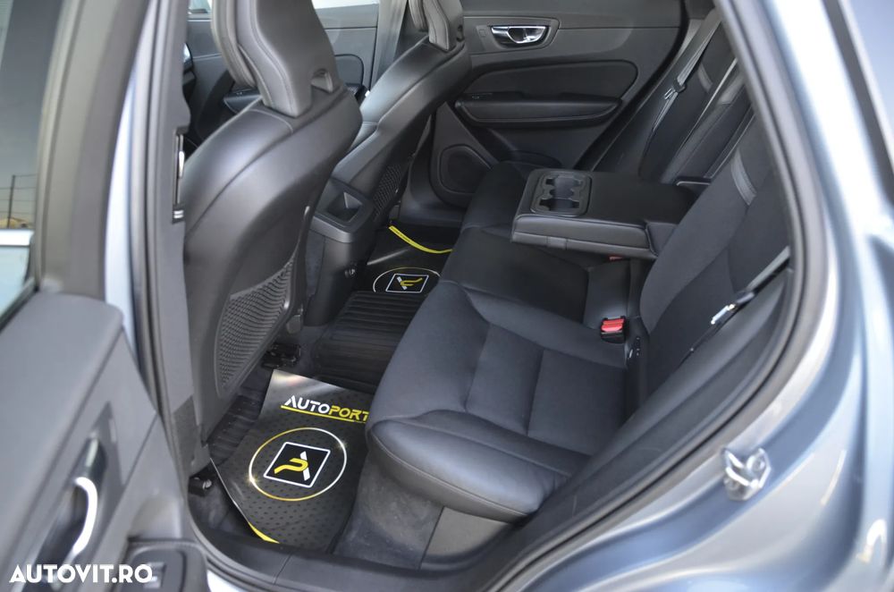 Volvo XC 60 D4 AWD Geartronic Momentum - 16