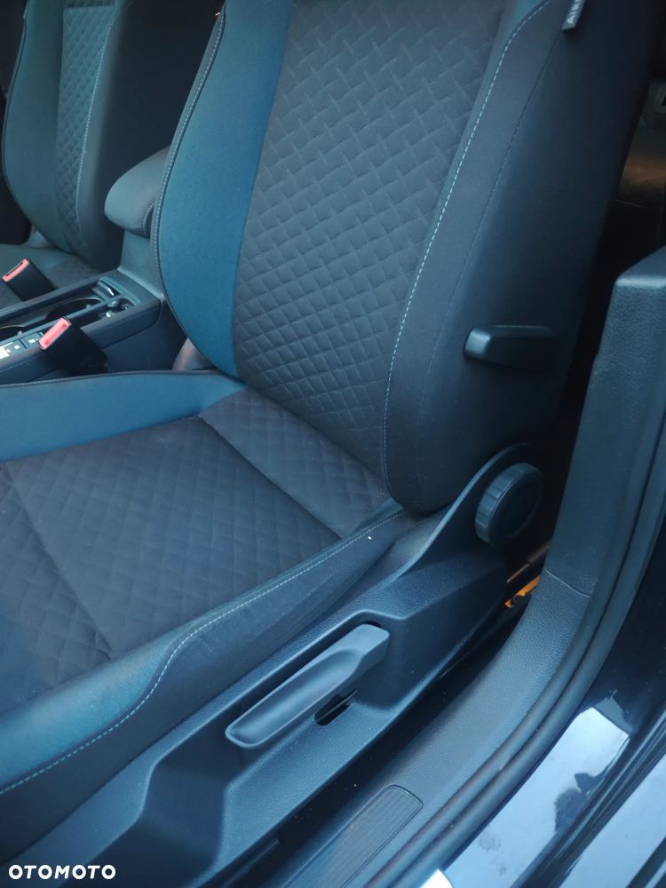 Volkswagen Golf 1.6 TDI SCR IQ.DRIVE - 15