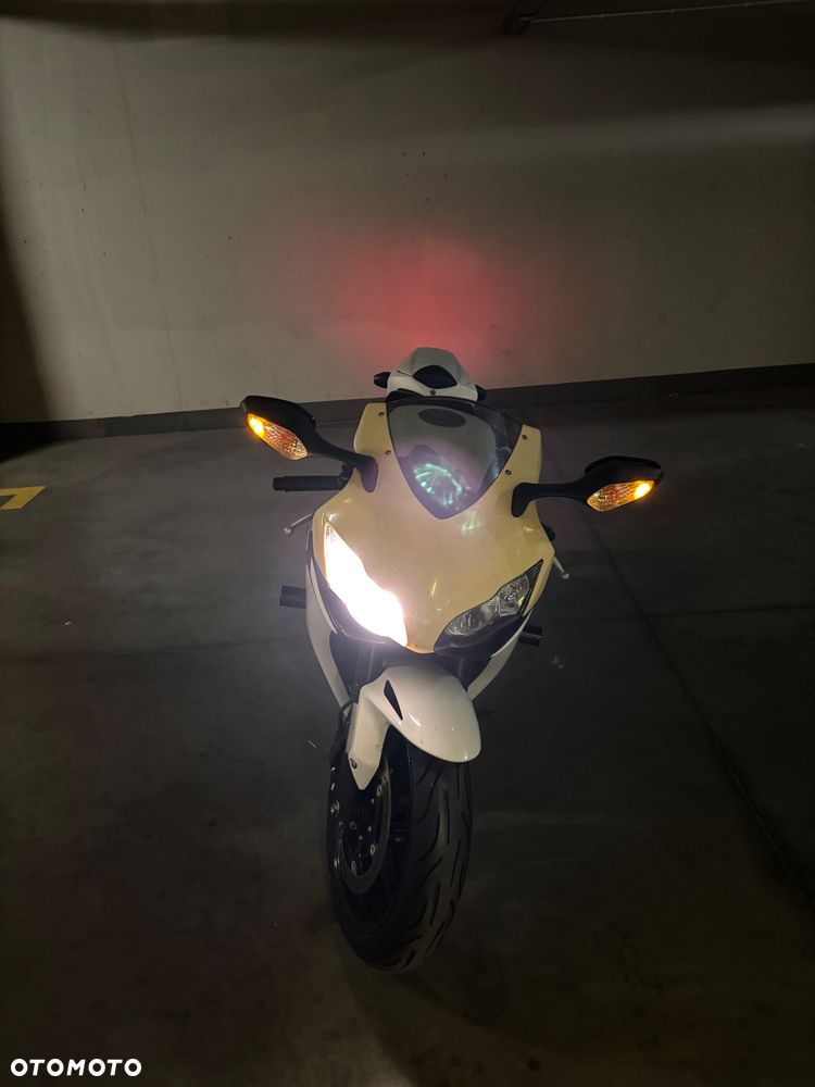 Honda CBR - 7