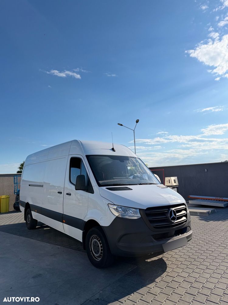 Mercedes-Benz Sprinter - 2