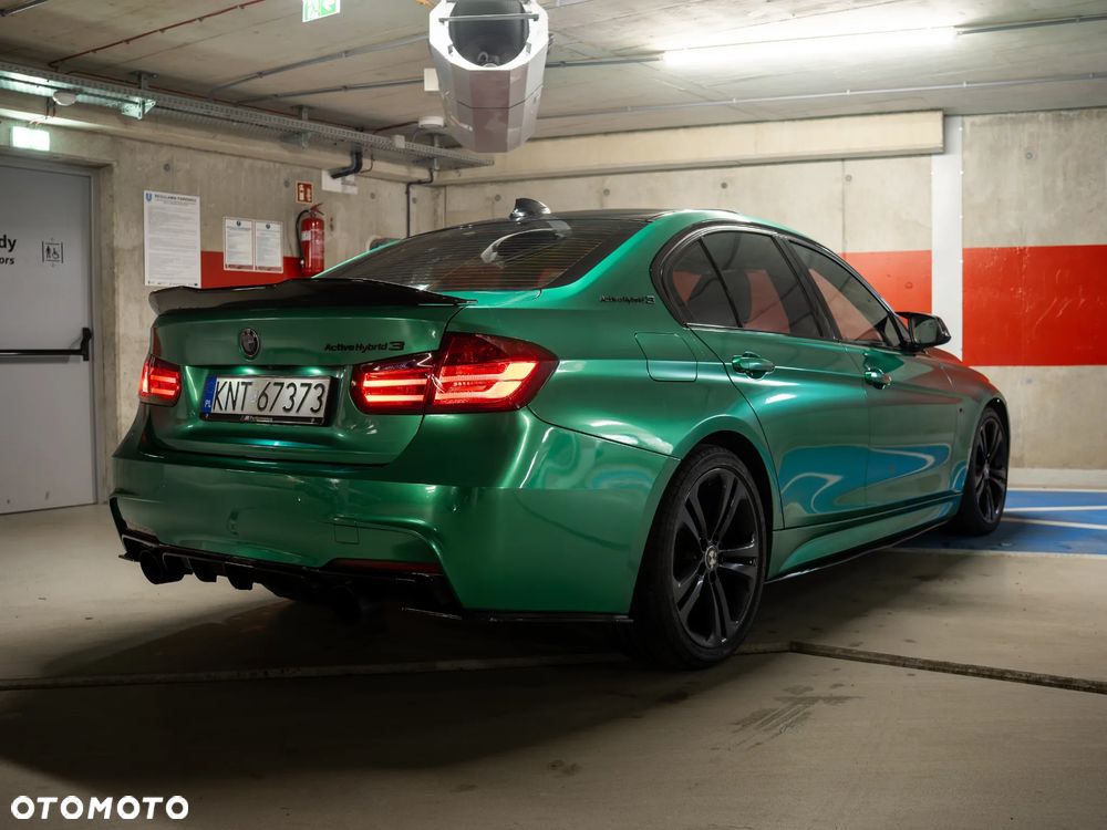 BMW Seria 3 335i Sport Line - 18