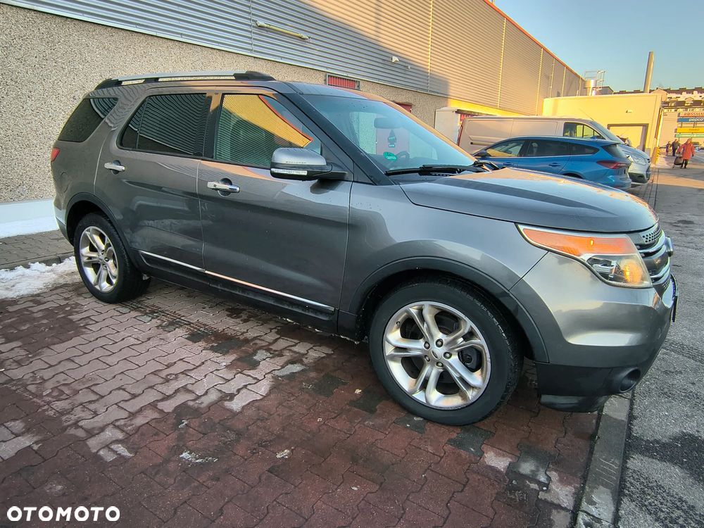 Ford Explorer - 17
