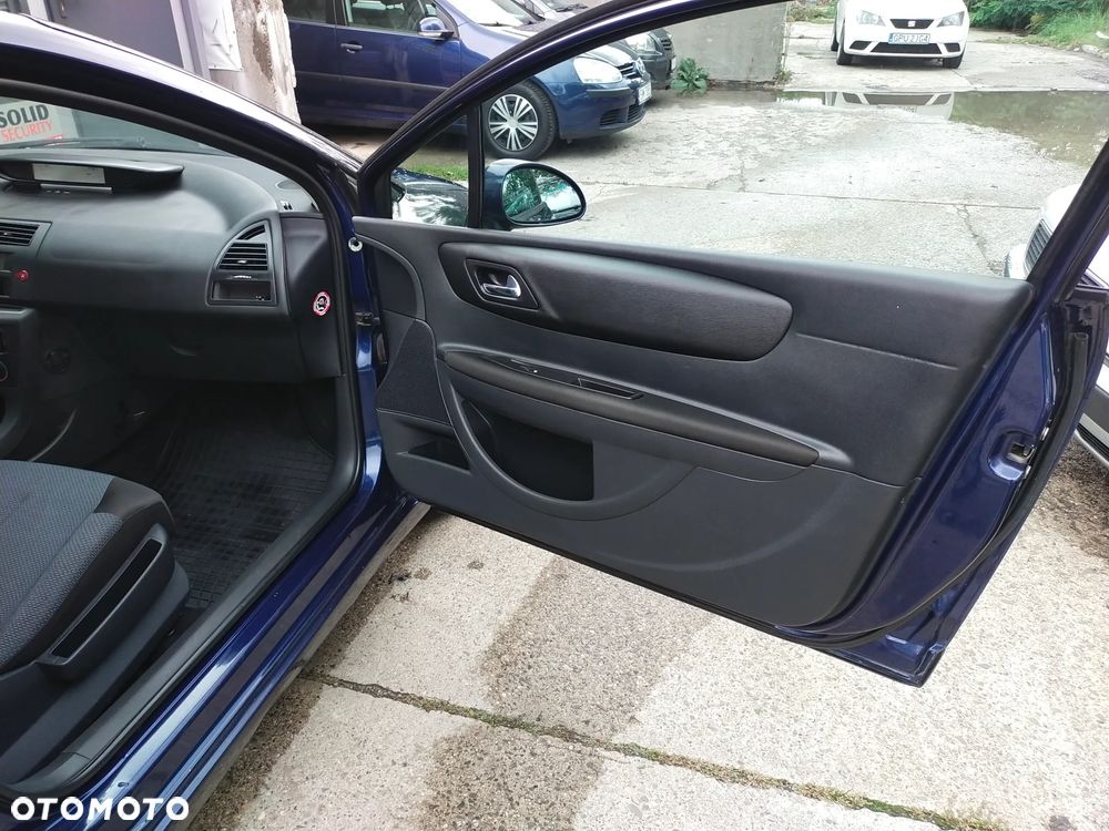 Citroën C4 1.4 16V VTR - 10