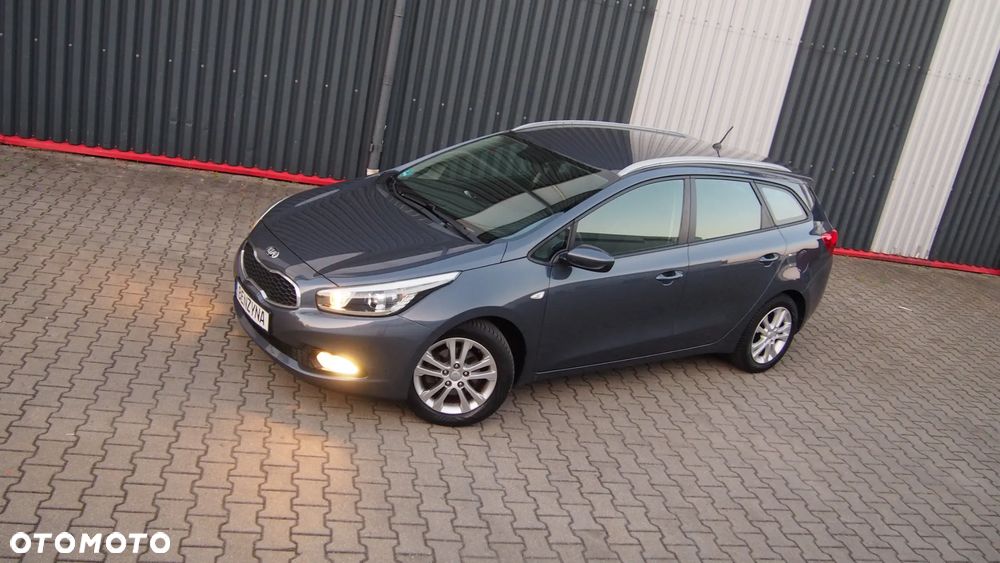 Kia Ceed 1.4 CVVT Dream Team Edition - 36