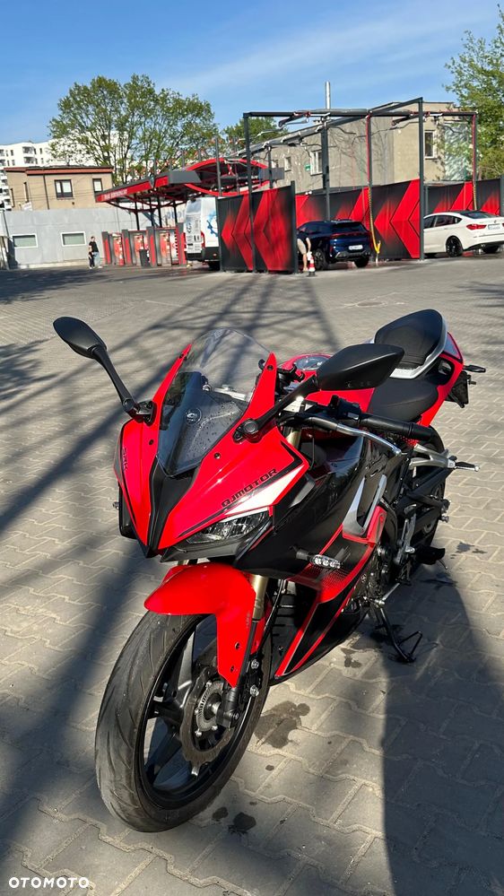 QJMOTOR SRK 125R - 8