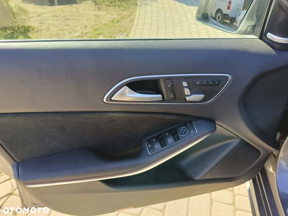 Mercedes-Benz Klasa A 200 7G-DCT AMG Line - 24