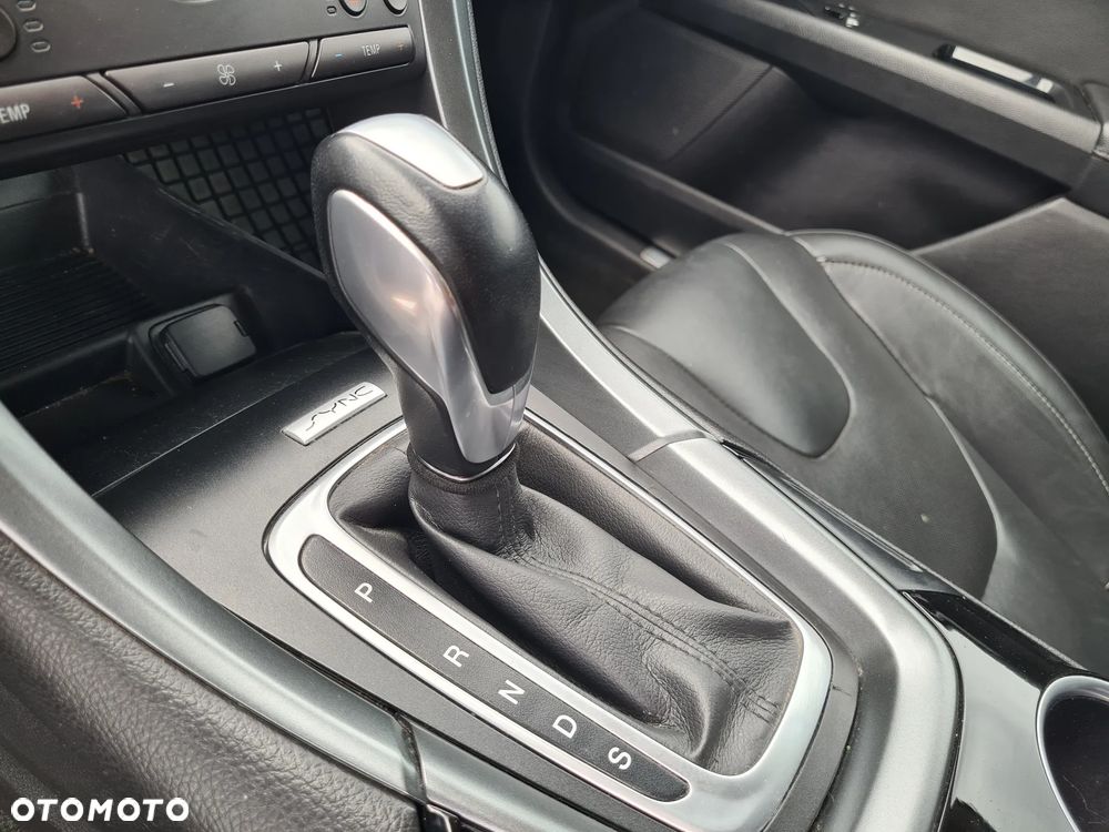 Ford Fusion - 30