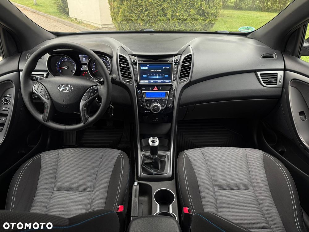 Hyundai i30 blue 1.6 GDI Passion - 11