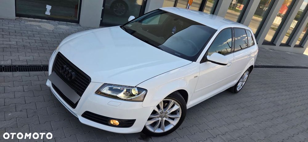Audi A3 Sportback 1.6 TDI DPF S line Sportpaket - 28