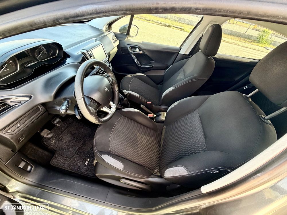 Peugeot 208 1.2 PureTech Style - 14