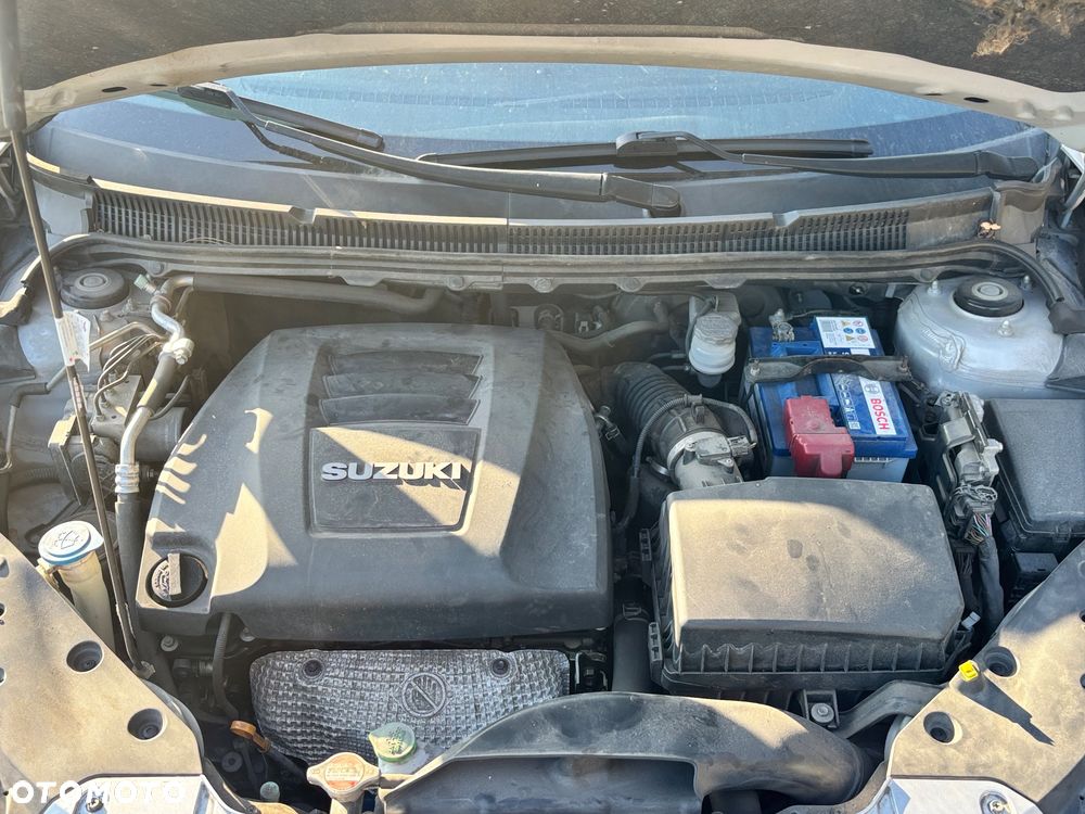 Suzuki Kizashi 2.4 4x4 CVT Sport - 23