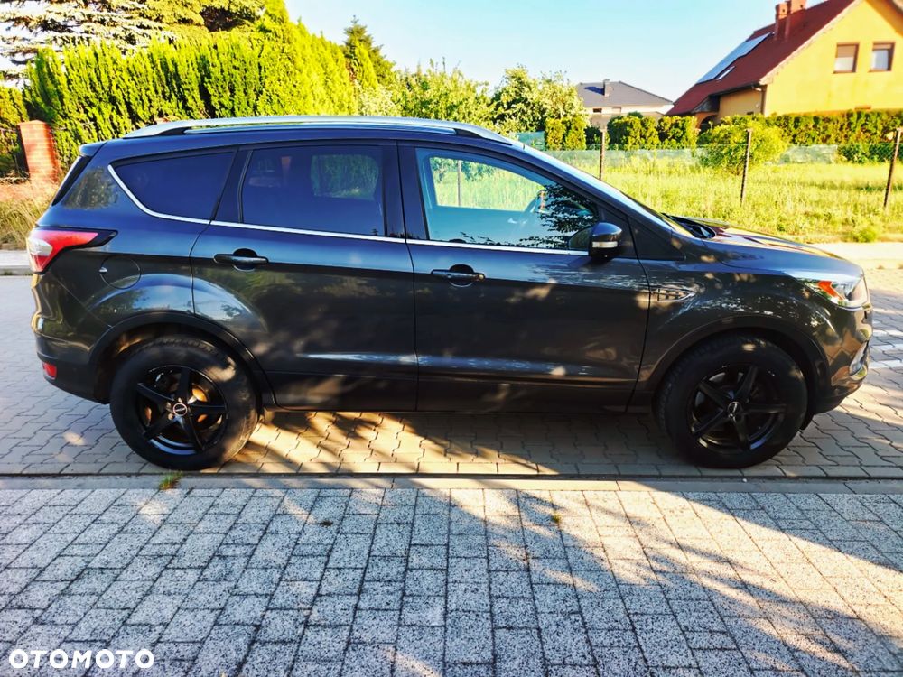 Ford Kuga 2.0 TDCi 2x4 Titanium - 3