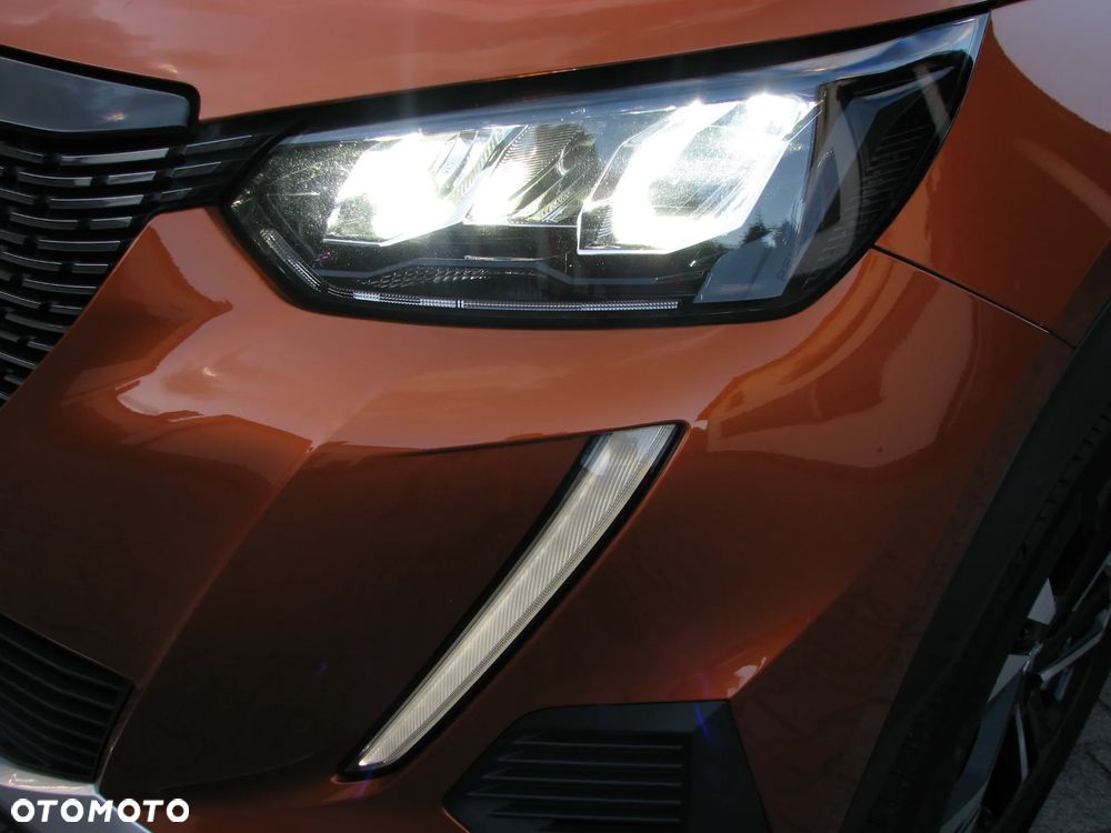 Peugeot 2008 BlueHDi 130 EAT8 Allure - 32