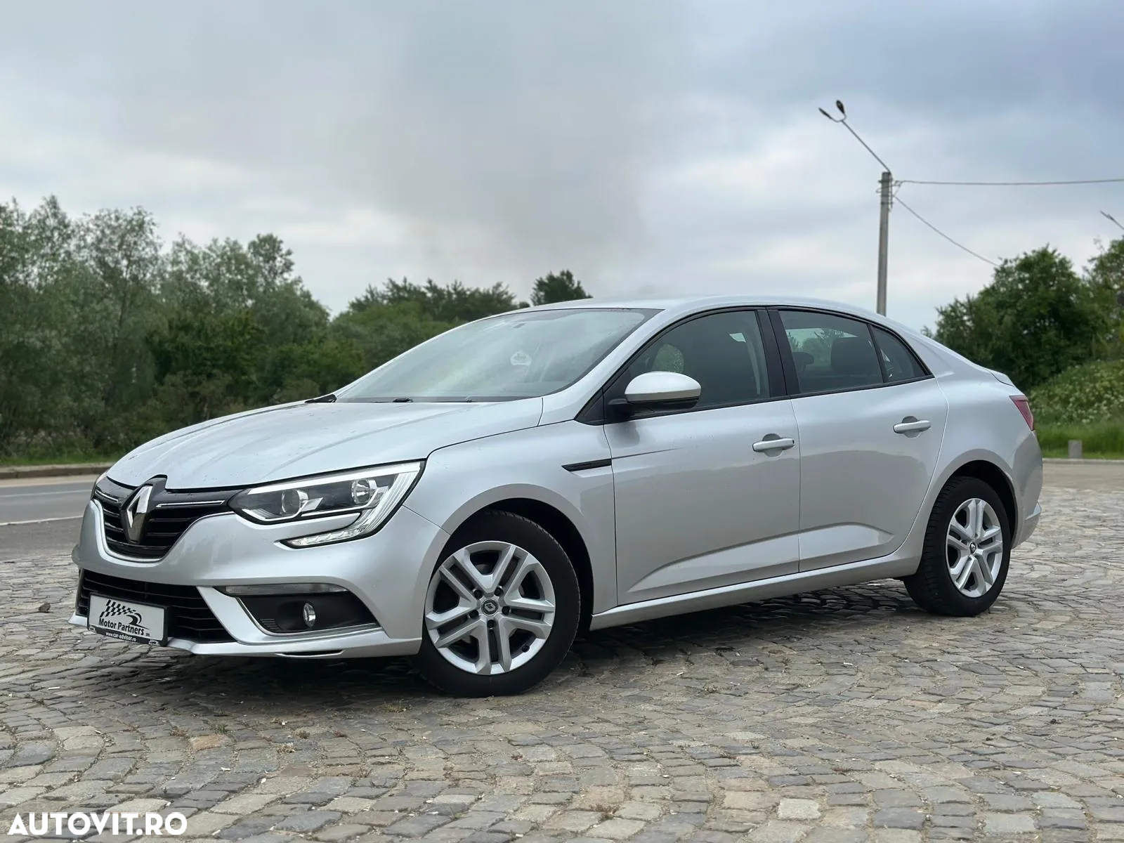 Renault Megane Blue dCi Life - 4