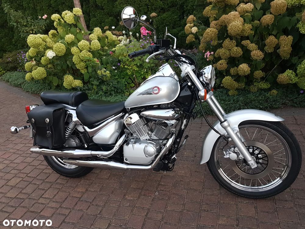Suzuki Intruder