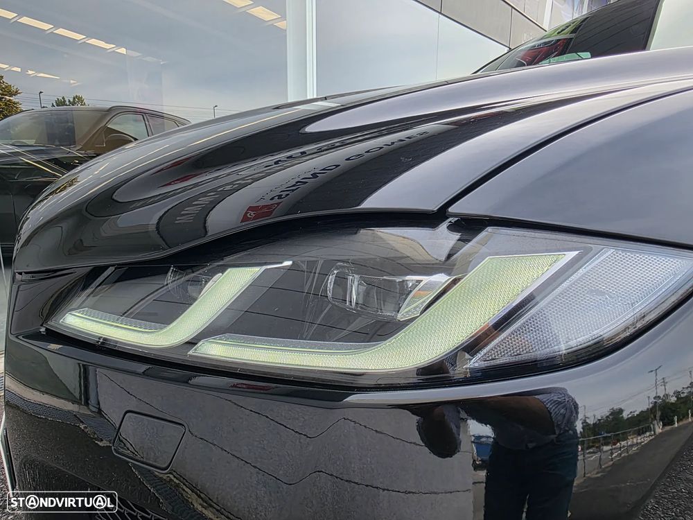 Jaguar F-Pace 2.0 P400e AWD - 7