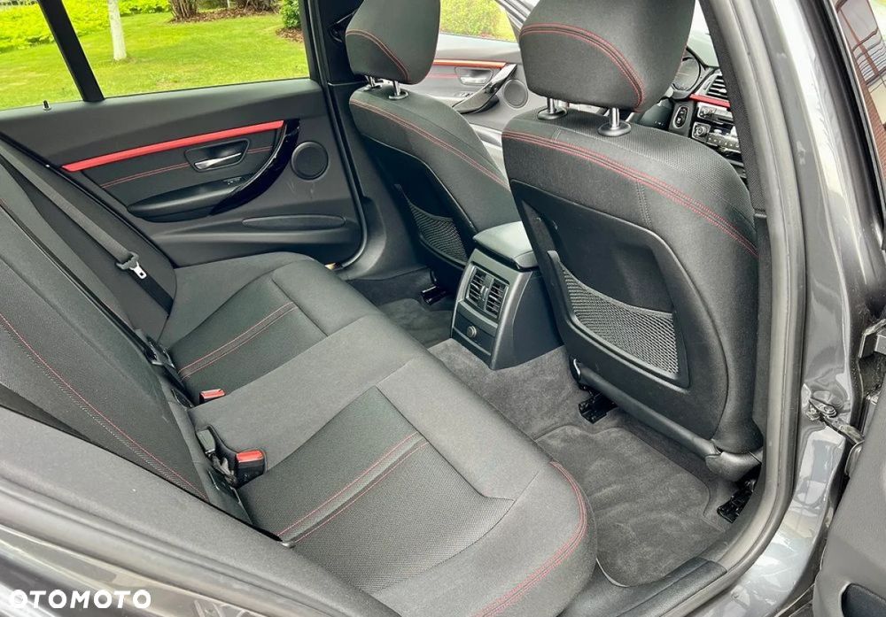 BMW Seria 3 320i Edition Luxury Line Purity - 38