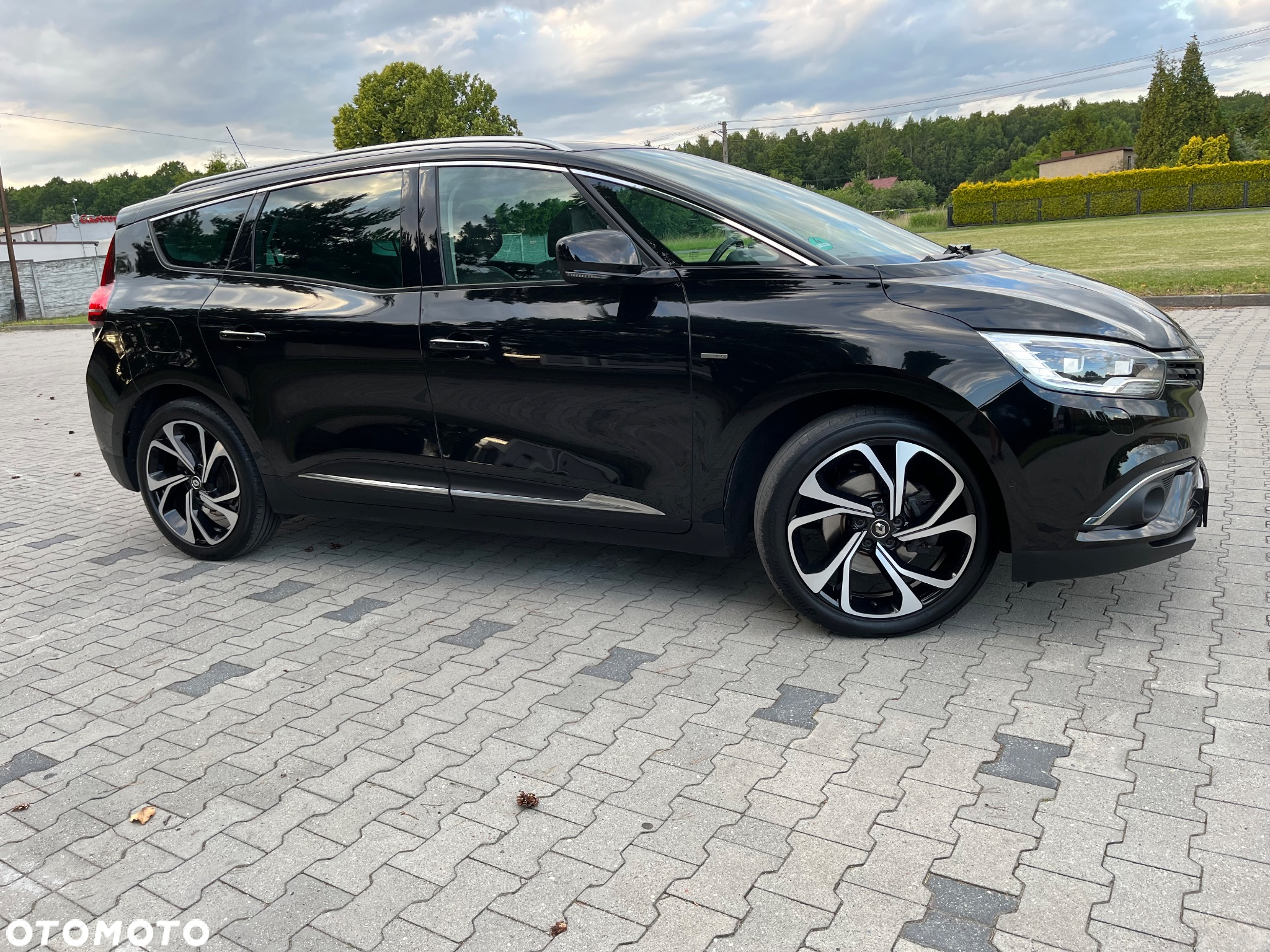 Renault Grand Scenic - 28