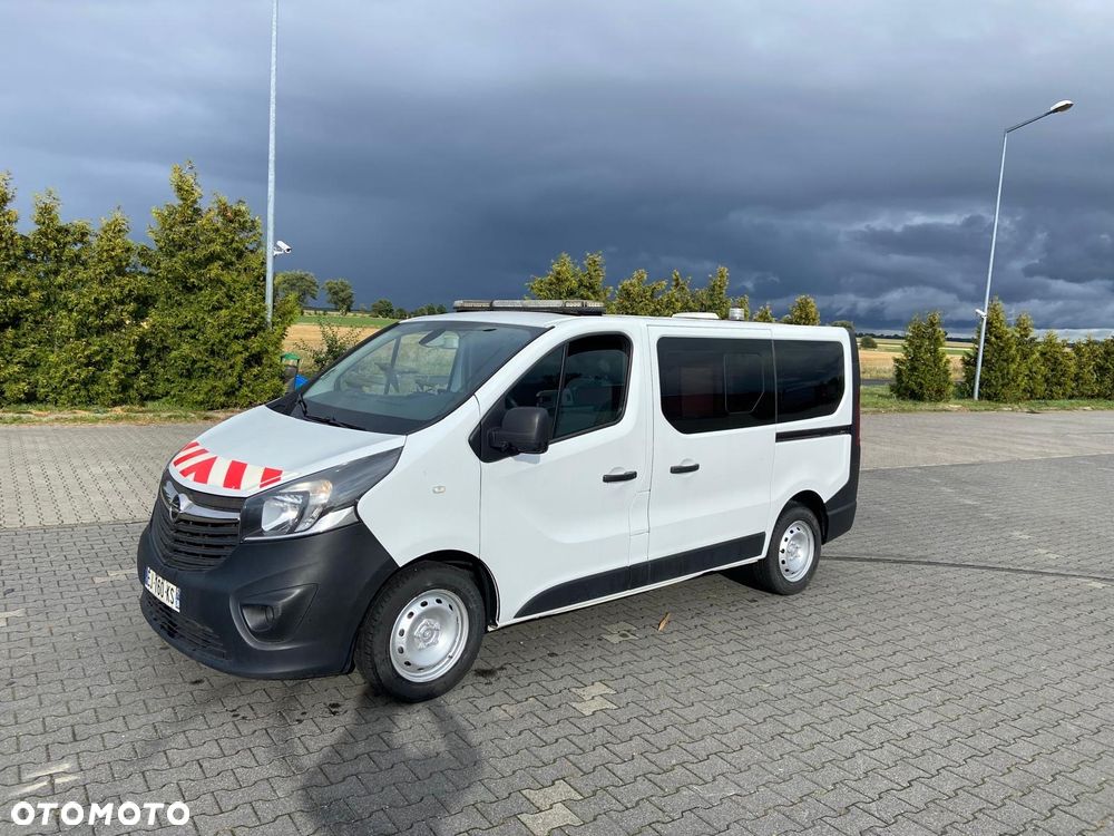 Opel Ambulans Karetka vivaro - 11