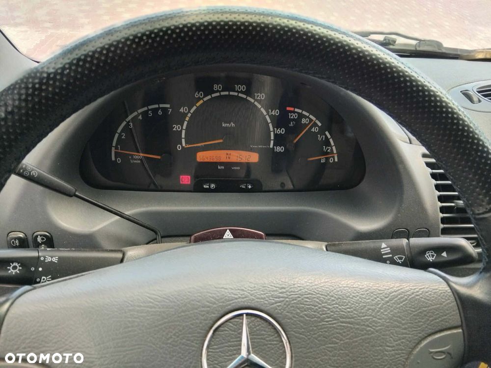 Mercedes-Benz Sprinter - 9
