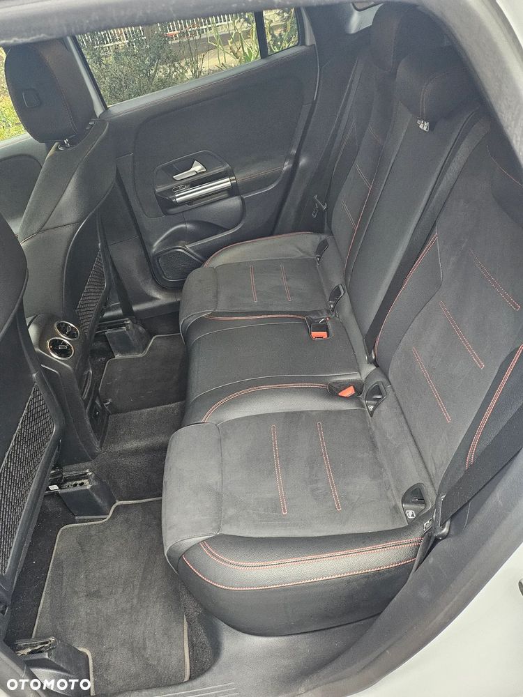 Mercedes-Benz GLA 200 AMG Line - 23