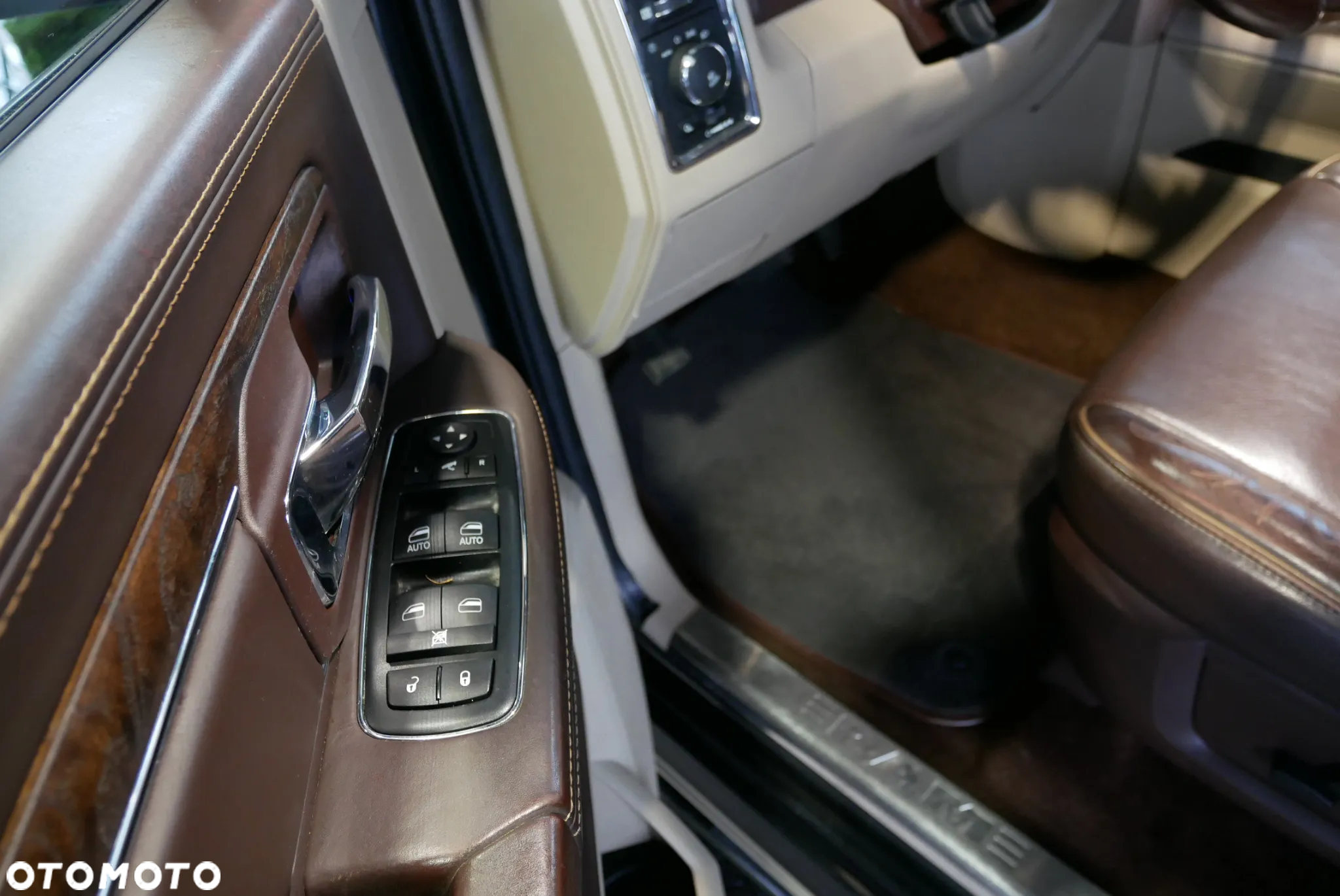RAM 1500 5.7 Crew Cab Longhorn - 23