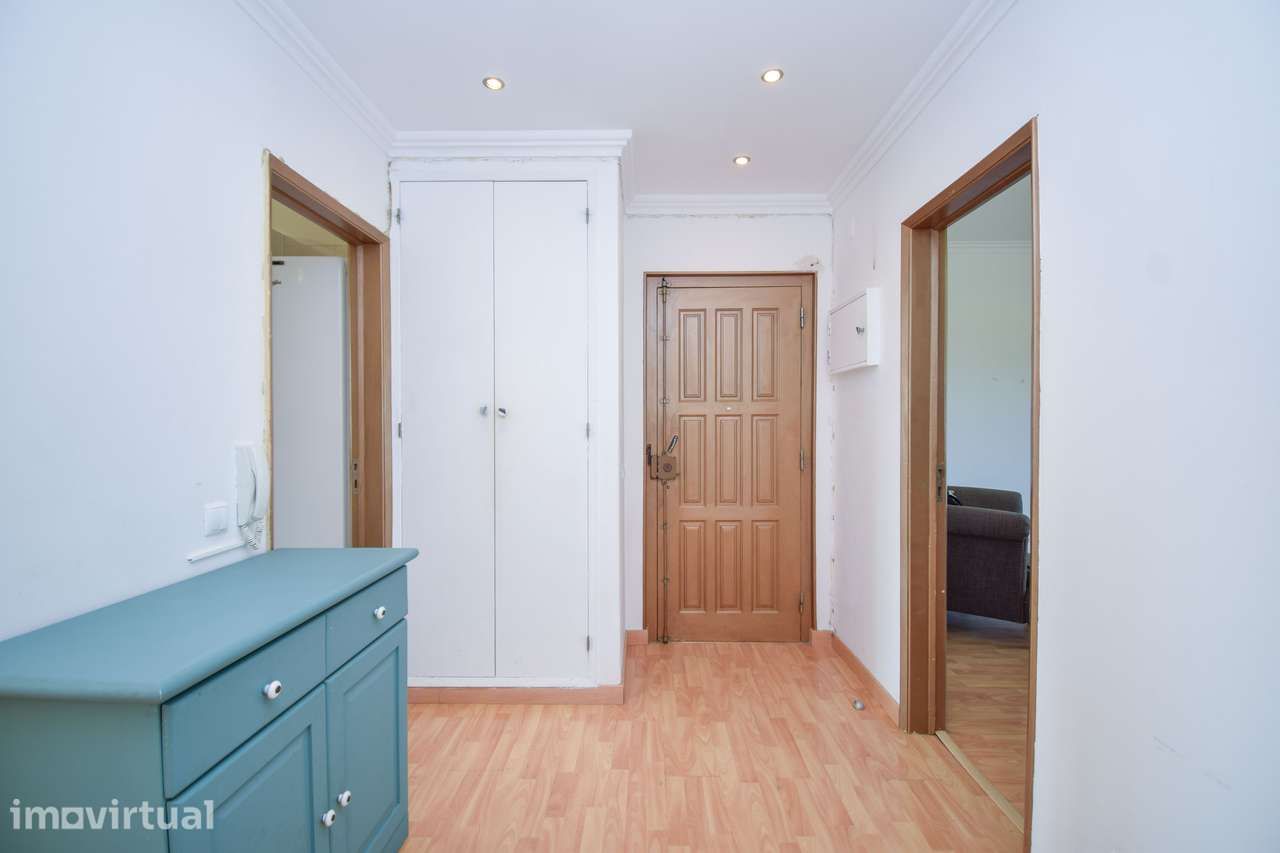 Apartamento T2 c/ 2 casas de banho em S. Domingos de Rana - Grande imagem: 5/34
