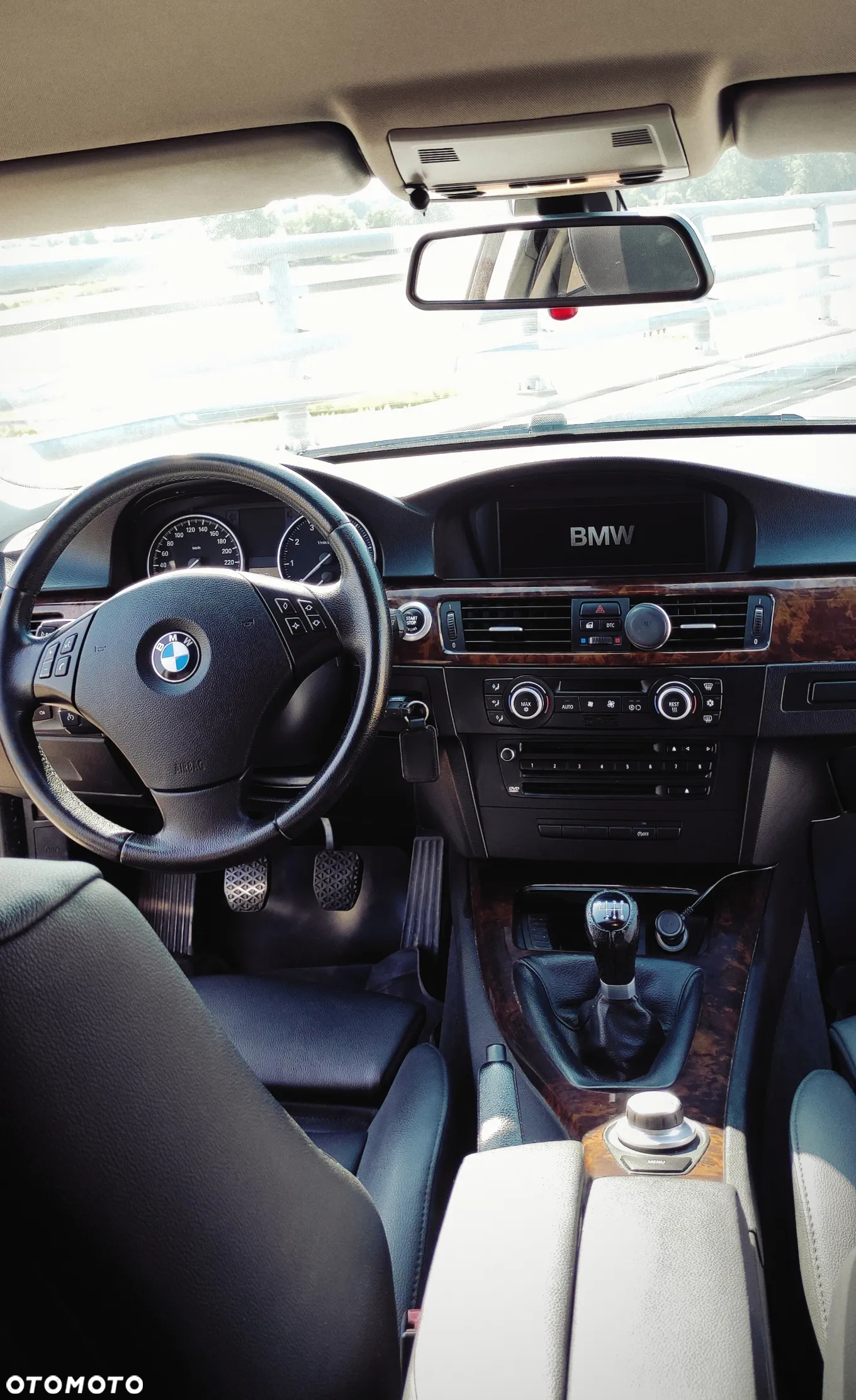 BMW Seria 3 320i - 11