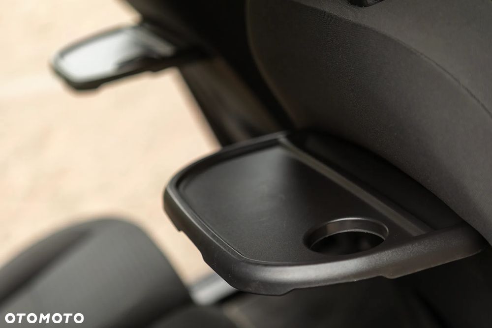 Ford Grand C-MAX - 34
