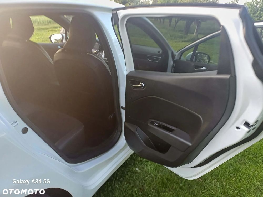 Renault Clio - 9