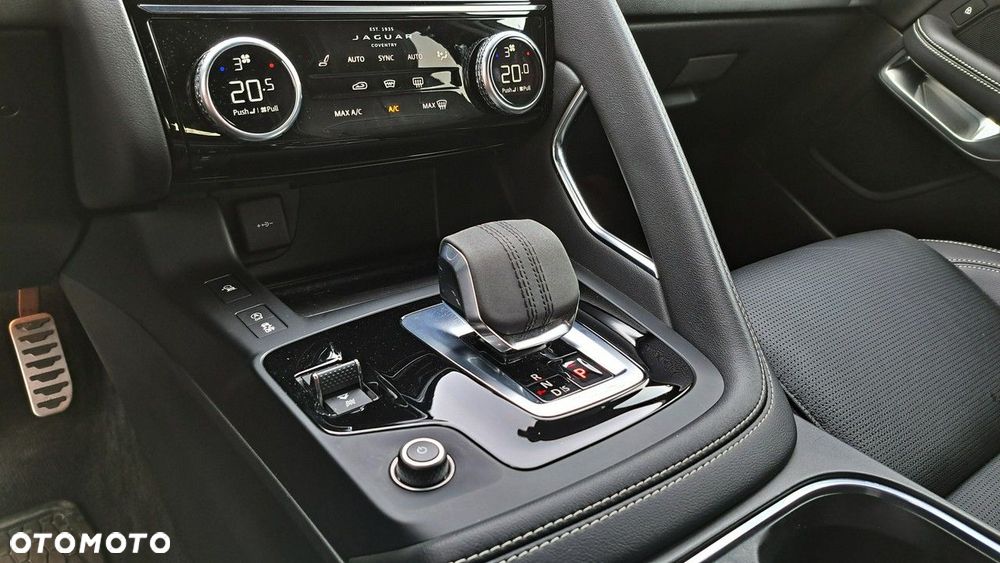 Jaguar E-Pace - 34