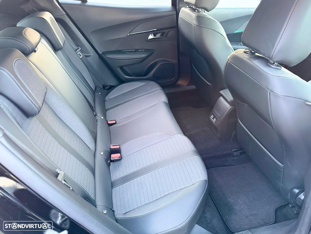 Peugeot 2008 1.2 PureTech Allure Pack EAT8 - 11