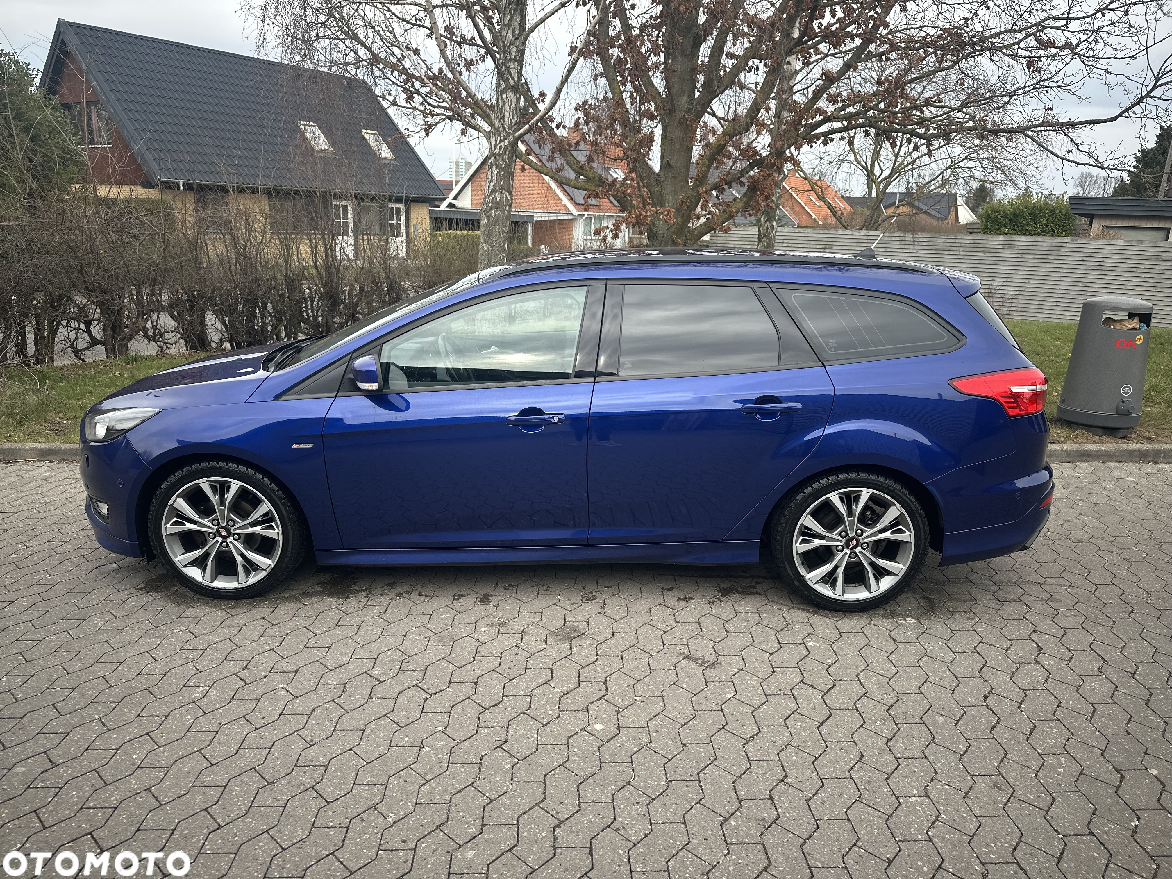 Ford Focus Turnier 1.0 EcoBoost Start-Stopp-System ST-LINE STYLE - 12