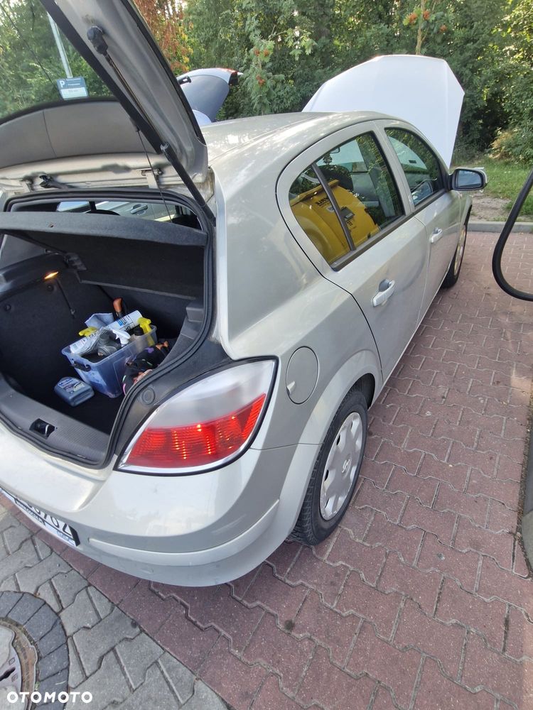 Opel Astra 1.6 Elegance Easytronic - 4